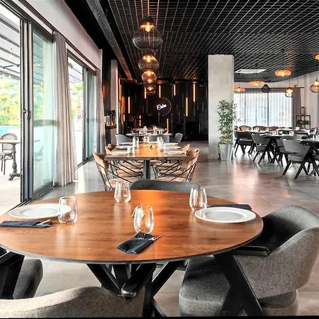 Caesar Saturn Apartment