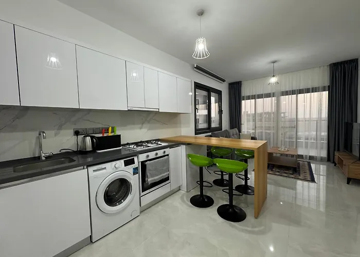 Apartament Caesar Saturn Trikomo