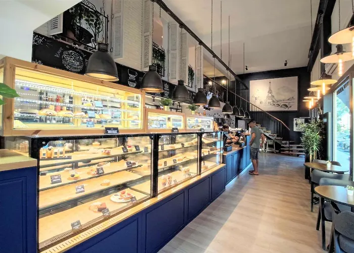 Caesar Saturn Trikomo